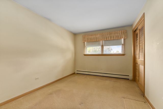10336 S Georgia Lane, Oak Lawn, IL 60453