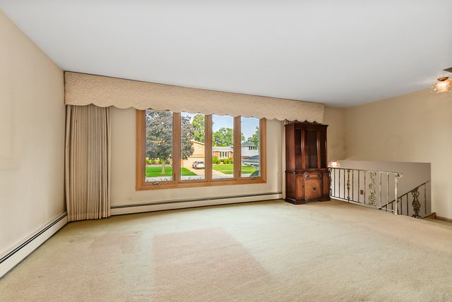 10336 S Georgia Lane, Oak Lawn, IL 60453