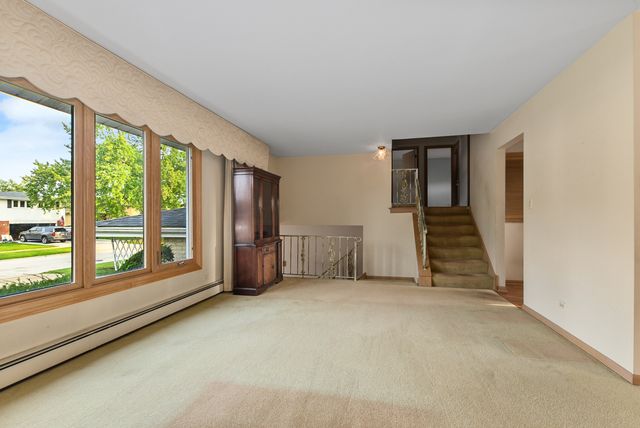 10336 S Georgia Lane, Oak Lawn, IL 60453