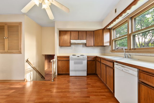 10336 S Georgia Lane, Oak Lawn, IL 60453
