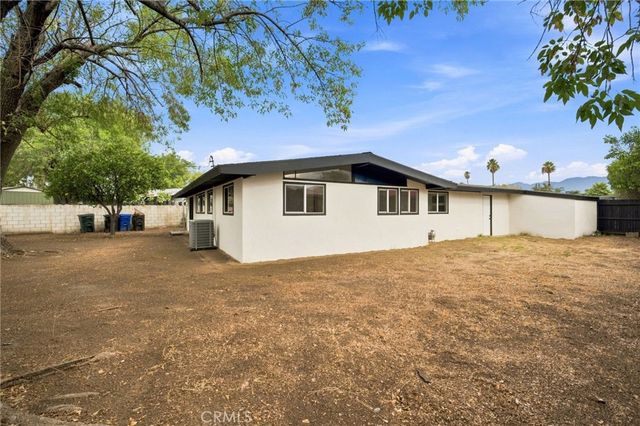663 E Margarita, Rialto, CA 92376