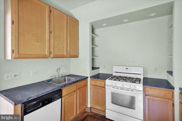 1049 PENN ST, Reading, PA 19601