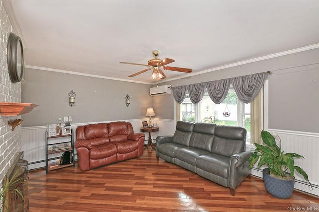 261 Elm Drive S, Levittown, NY 11756