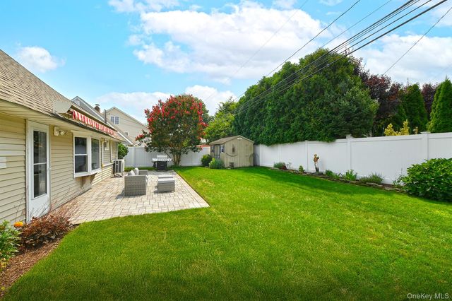 261 Elm Drive S, Levittown, NY 11756