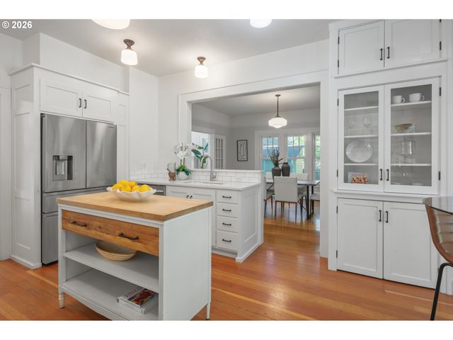 2645 EMERALD St, Eugene, OR 97403
