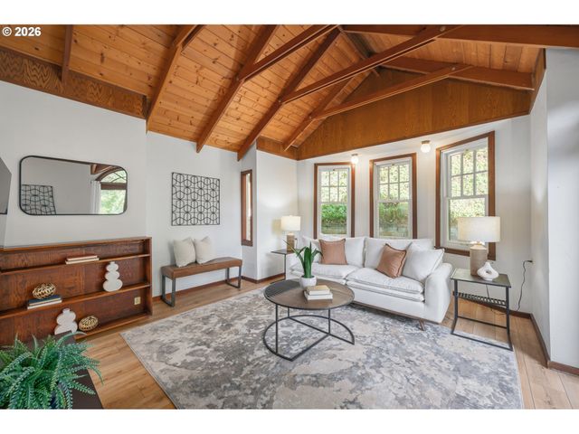 2645 EMERALD St, Eugene, OR 97403