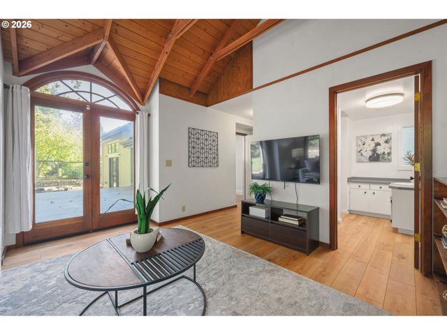 2645 EMERALD St, Eugene, OR 97403