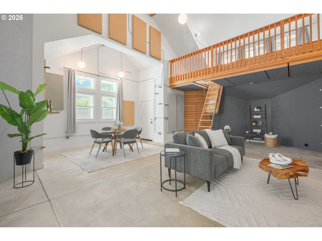 2645 EMERALD St, Eugene, OR 97403