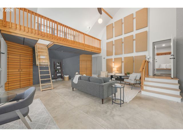 2645 EMERALD St, Eugene, OR 97403