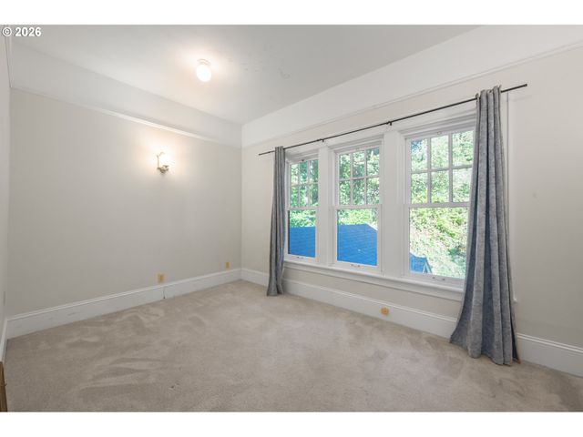 2645 EMERALD St, Eugene, OR 97403
