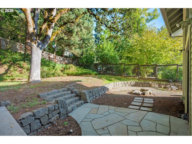 2645 EMERALD St, Eugene, OR 97403