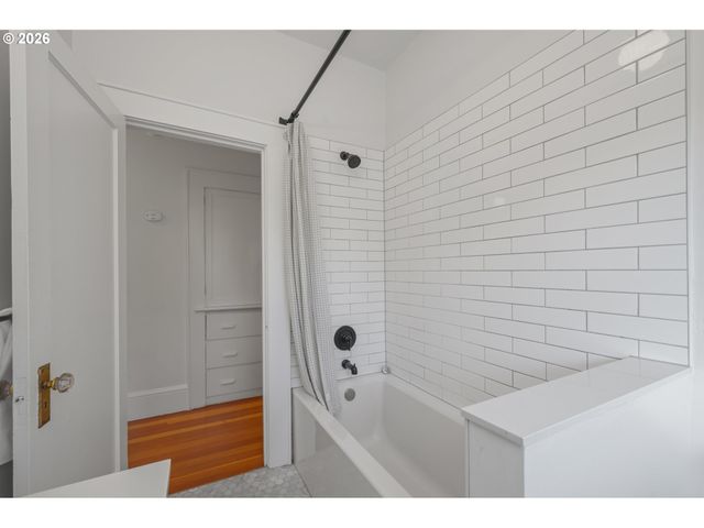 2645 EMERALD St, Eugene, OR 97403