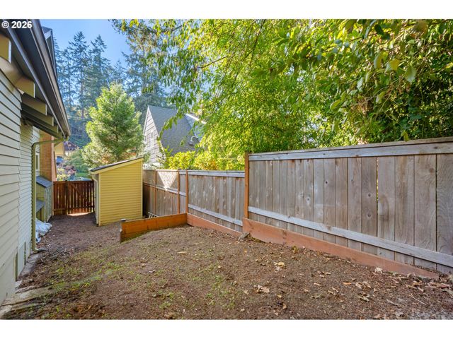 2645 EMERALD St, Eugene, OR 97403