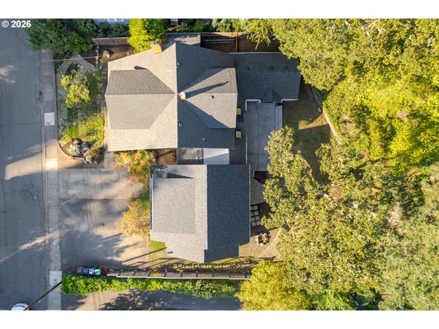 2645 EMERALD St, Eugene, OR 97403