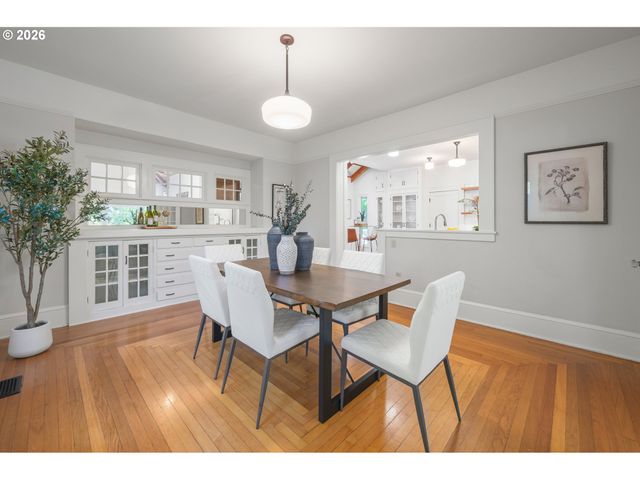 2645 EMERALD St, Eugene, OR 97403