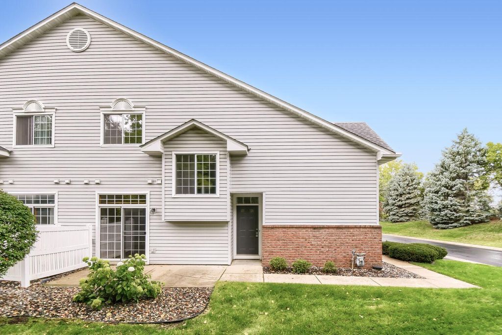 3710 Vermilion Court S, Eagan, MN 55122 — photo 2