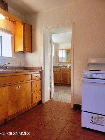 393 E San Miguel Street 1-4, La Mesa, NM 88044