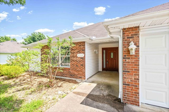 3708 PANTHER DR, Columbia, MO 65202