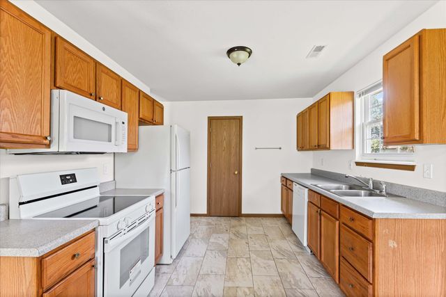 3708 PANTHER DR, Columbia, MO 65202