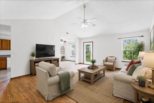 3708 PANTHER DR, Columbia, MO 65202