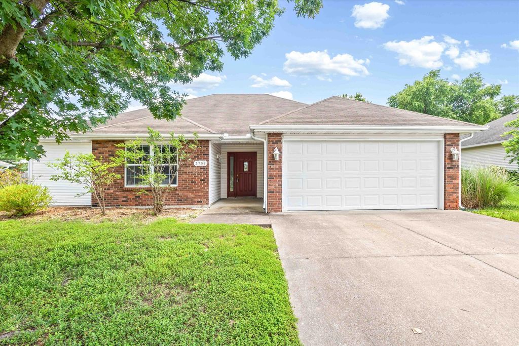 3708 PANTHER DR, Columbia, MO 65202