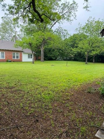 1507 & 1511 E Garnett Street, Gainesville, TX 76240