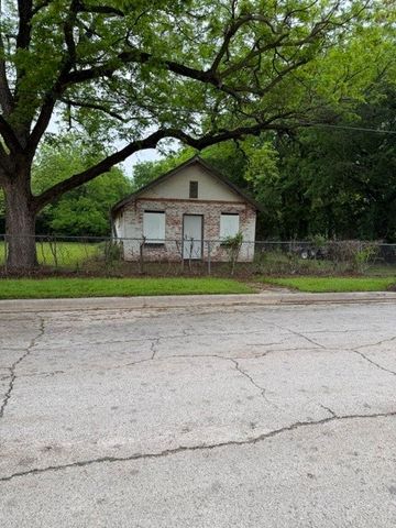 1507 & 1511 E Garnett Street, Gainesville, TX 76240