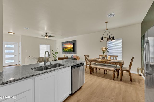 7822 Estrella Street, Vinton, TX 79821