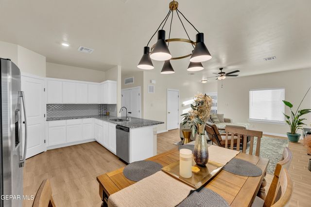 7822 Estrella Street, Vinton, TX 79821