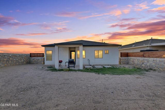 7822 Estrella Street, Vinton, TX 79821