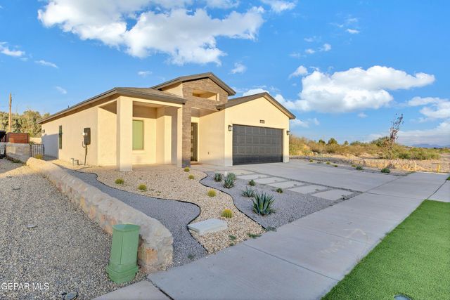 7822 Estrella Street, Vinton, TX 79821