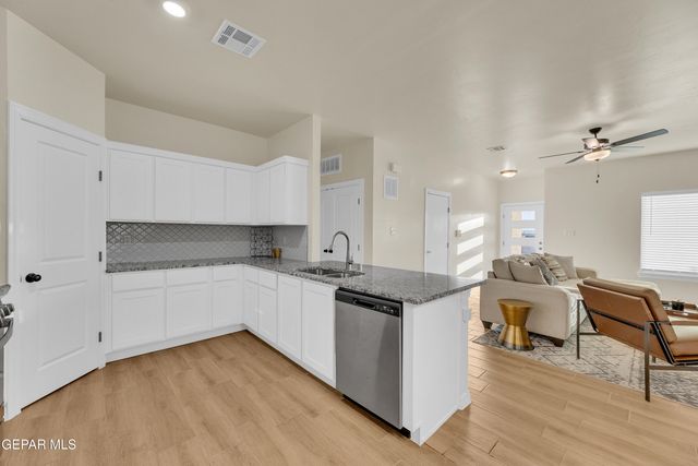 7822 Estrella Street, Vinton, TX 79821