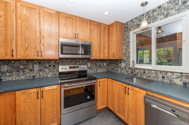 1564 Route 292, Holmes, NY 12531