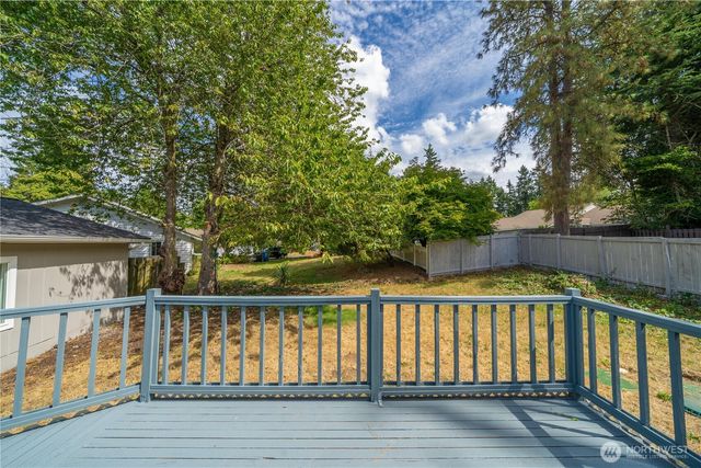 409 Isaac Pincus Street, Steilacoom, WA 98388