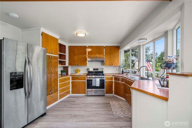 409 Isaac Pincus Street, Steilacoom, WA 98388