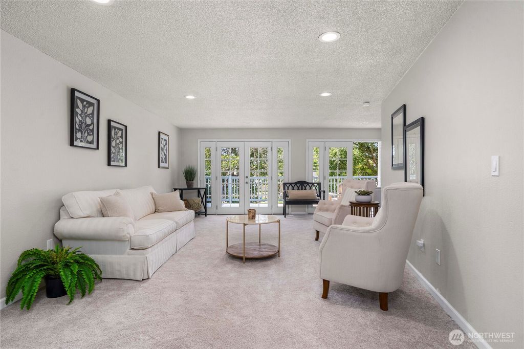 409 Isaac Pincus Street, Steilacoom, WA 98388