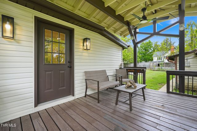 220 North Riverside Drive, Elizabethton, TN 37643