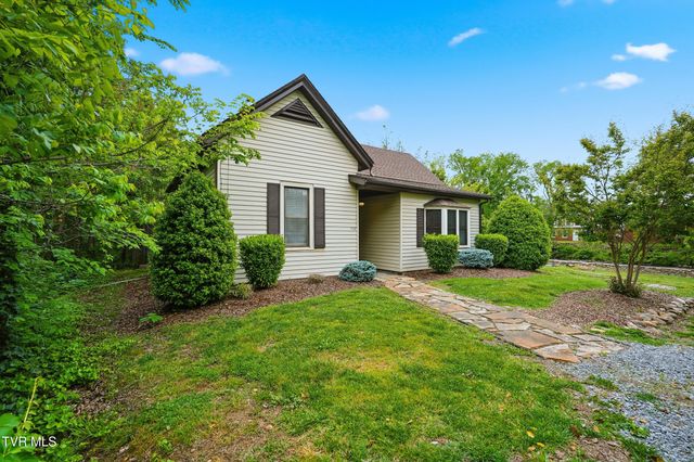 220 North Riverside Drive, Elizabethton, TN 37643