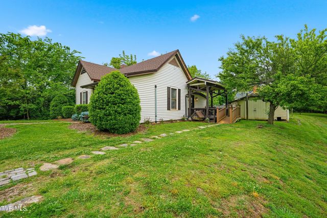 220 North Riverside Drive, Elizabethton, TN 37643