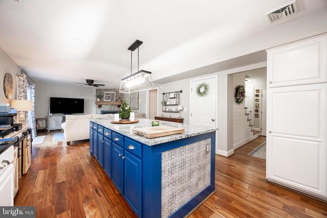 13 MARSHALL CIR, Downingtown, PA 19335