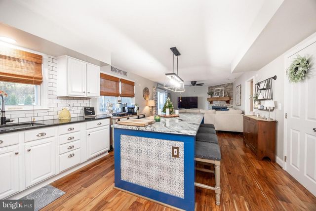 13 MARSHALL CIR, Downingtown, PA 19335