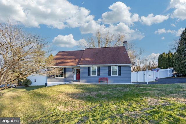 13 MARSHALL CIR, Downingtown, PA 19335