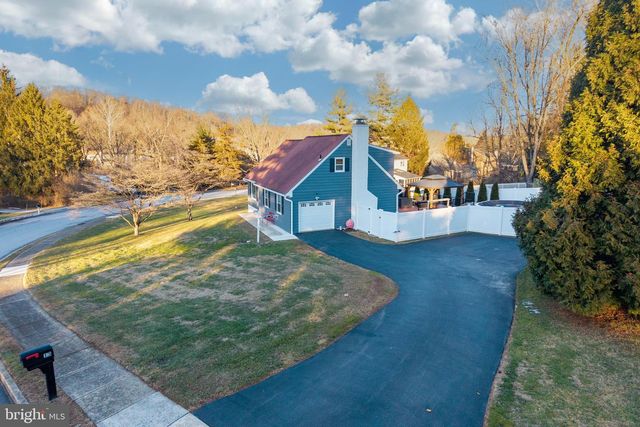 13 MARSHALL CIR, Downingtown, PA 19335