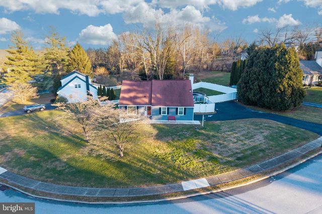 13 MARSHALL CIR, Downingtown, PA 19335