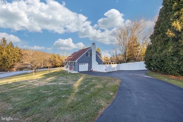 13 MARSHALL CIR, Downingtown, PA 19335