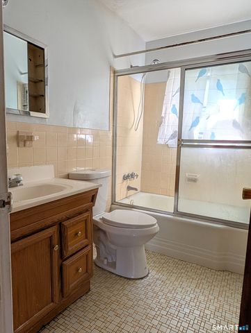 48 Amherst Street, Hartford, CT 06114