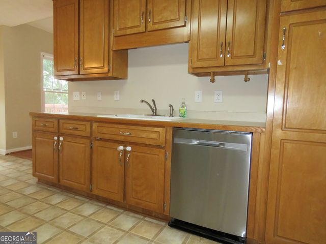 102 Chestnut Hill Drive, Canton, GA 30114