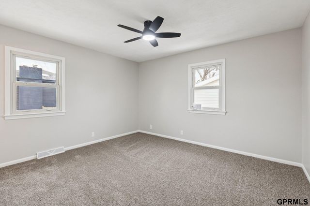 5330 S 105Th Street, Omaha, NE 68127