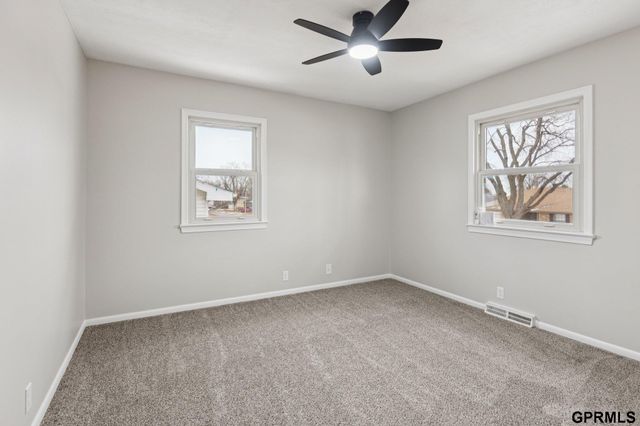 5330 S 105Th Street, Omaha, NE 68127