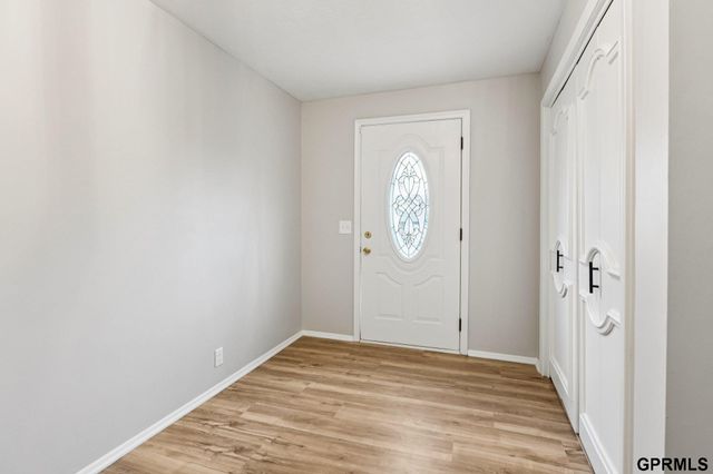 5330 S 105Th Street, Omaha, NE 68127